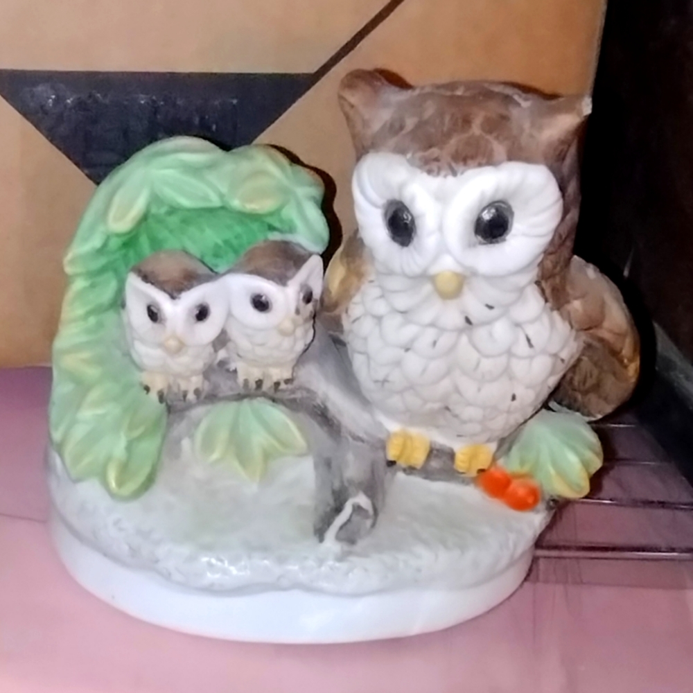 Vintage UCGC Porcelain Mama Owl with Two Baby Owlets figurine ~ Taiwan